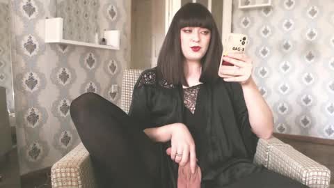 mia_wallase online show from 19, 4, 2026