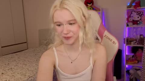 Snapshot of mia_waterlily chatting on 21, 3, 2026 Mia online show from 21, 3, 2026