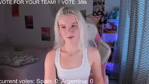 Snapshot of mia_waterlily chatting on 19, 7, 2026 Mia online show from 19, 7, 2026