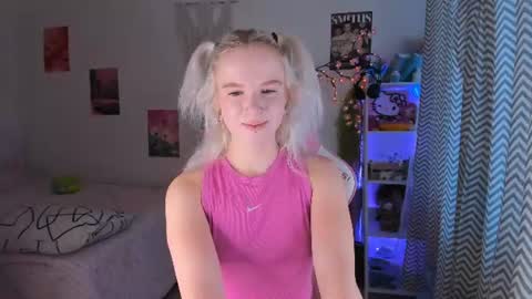Snapshot of mia_waterlily chatting on 20, 7, 2026 Mia online show from 20, 7, 2026