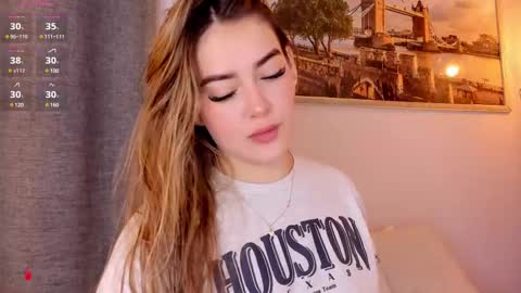 Mia White  online show from 8, 3, 2025