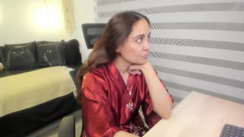 Mia   online show from 22, 11, 2025