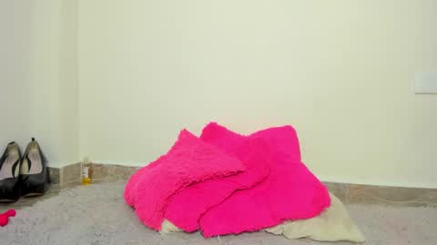 Snapshot of mia_xxx__ chatting on 22, 12, 2024 MIA INDEPENDENT MODEL online show from 22, 12, 2024