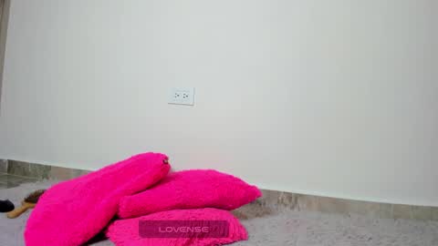 Snapshot of mia_xxx__ chatting on 6, 1, 2025 MIA INDEPENDENT MODEL online show from 6, 1, 2025