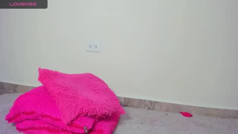 Snapshot of mia_xxx__ chatting on 14, 1, 2025 MIA INDEPENDENT MODEL online show from 14, 1, 2025