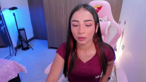 mia  nicolle online show from 7, 1, 2026