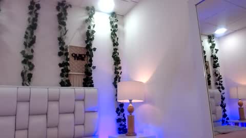 Mia online show from 4, 6, 2026