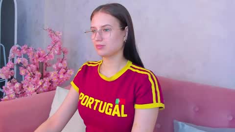Mia online show from 3, 5, 2026
