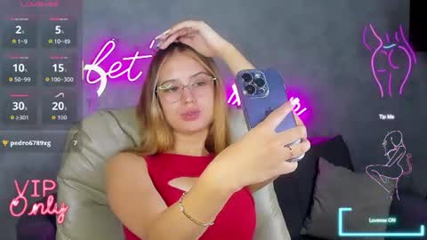 Mia online show from 3, 8, 2026