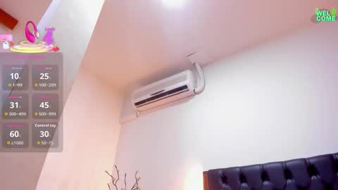 mia sofia online show from 31, 10, 2025