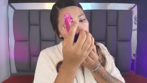 Mia online show from 9, 3, 2026