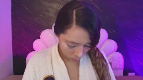Mia online show from 7, 5, 2026