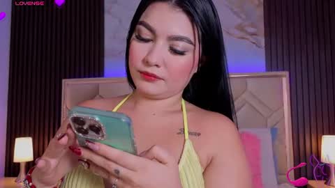 Snapshot of miaafarrel chatting on 2, 7, 2026 Miaa Farrel online show from 2, 7, 2026