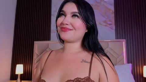 Snapshot of miaafarrel chatting on 11, 7, 2026 Miaa Farrel online show from 11, 7, 2026