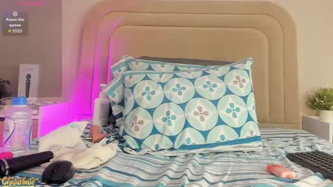 miaaffox online show from 14, 3, 2026