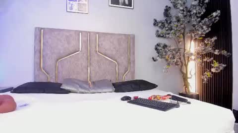 miaakittyy online show from 25, 7, 2026