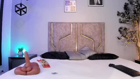 miaakittyy online show from 27, 7, 2026