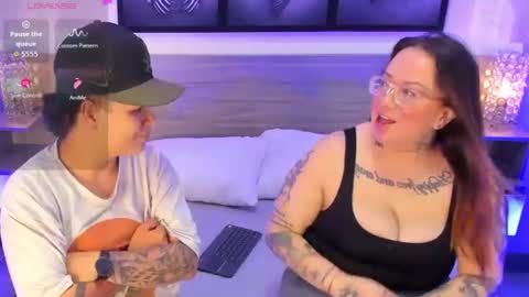 Snapshot of miaandmolly_ chatting on 4, 8, 2026 mia red hair molly short hair online show from 4, 8, 2026