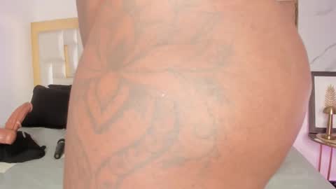 Mia  online show from 21, 9, 2025