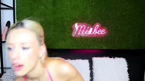 MiaBeeX online show from 23, 7, 2026