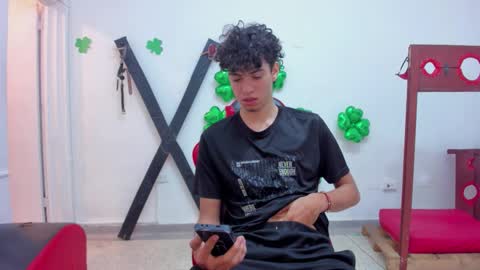 Snapshot of miabella_and_max chatting on 22, 3, 2026 Mia and Max online show from 22, 3, 2026