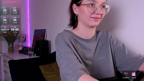 Snapshot of miabellee_ chatting on 8, 3, 2026 mia online show from 8, 3, 2026