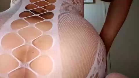 Mia Bueno online show from 11, 10, 2025