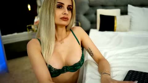 Mia online show from 22, 6, 2026