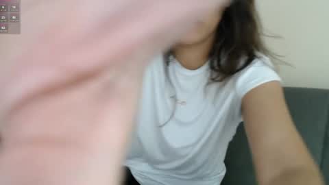 Snapshot of miadesir chatting on 4, 6, 2026 miadesir online show from 4, 6, 2026