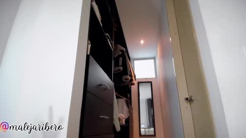 Mia online show from 7, 1, 2026