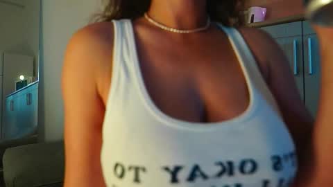 Snapshot of miafleur chatting on 18, 10, 2025 Mia online show from 18, 10, 2025