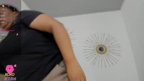 Miah Collins online show from 22, 12, 2025