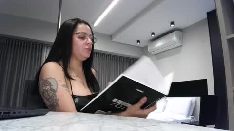 Snapshot of miahale chatting on 2, 2, 2025 Ms Mia Owner Of Your Mind online show from 2, 2, 2025