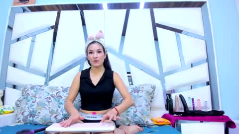 miaharper0 online show from 5, 8, 2026