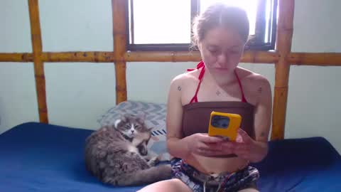 Snapshot of miahells chatting on 2, 10, 2025 Mia Sam online show from 2, 10, 2025