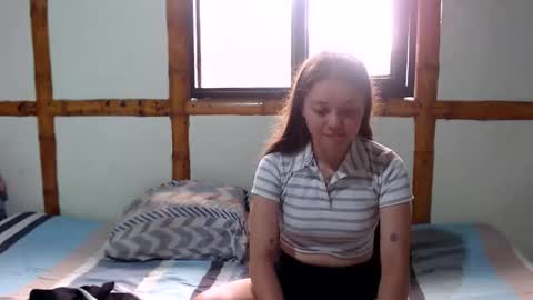 Snapshot of miahells chatting on 5, 10, 2025 Mia Sam online show from 5, 10, 2025