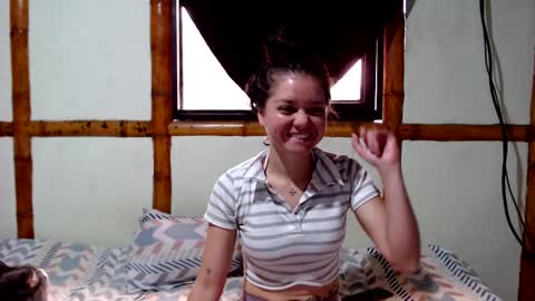 Snapshot of miahells chatting on 28, 11, 2025 Mia Sam online show from 28, 11, 2025