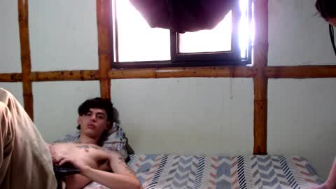 Snapshot of miahells chatting on 15, 12, 2025 Mia Sam online show from 15, 12, 2025