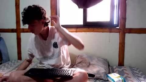 Snapshot of miahells chatting on 20, 12, 2025 Mia Sam online show from 20, 12, 2025