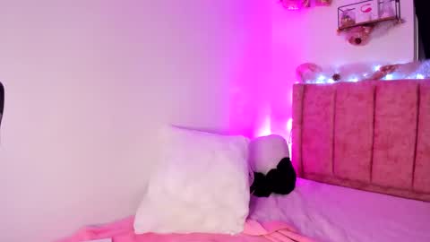 Snapshot of miakha__ chatting on 1, 1, 2025 miakha__ online show from 1, 1, 2025