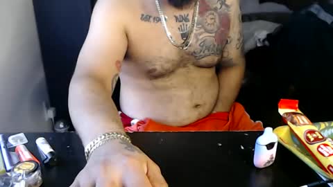 Snapshot of miaking chatting on 10, 10, 2025 Mark online show from 10, 10, 2025