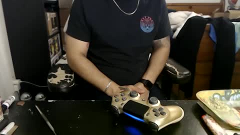 Snapshot of miaking chatting on 10, 1, 2026 Mark online show from 10, 1, 2026