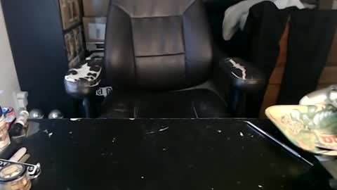 Snapshot of miaking chatting on 16, 1, 2026 Mark online show from 16, 1, 2026