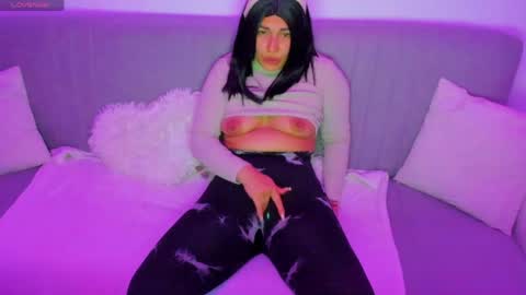 Mia Kittyy online show from 4, 5, 2026