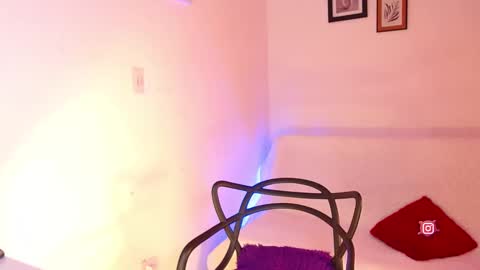 Mia online show from 17, 2, 2025