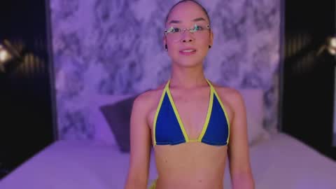 Mia Larouse online show from 5, 5, 2026