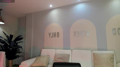 Call me Mia  online show from 17, 1, 2026