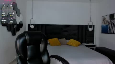 Snapshot of mialaurence_ chatting on 23, 6, 2026 Call me Mia online show from 23, 6, 2026