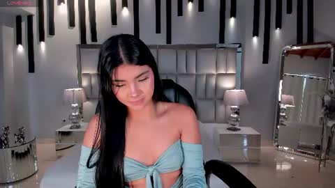 Snapshot of mialaurence_ chatting on 24, 6, 2026 Call me Mia online show from 24, 6, 2026