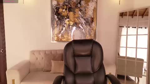 Snapshot of mialaurence_ chatting on 27, 6, 2026 Call me Mia online show from 27, 6, 2026